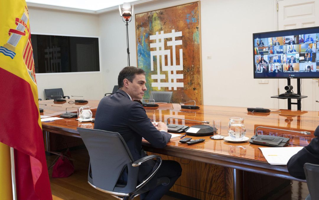 El presidente del Gobierno, Pedro Sánchez, hoy domingo durante la reunión con sus homólogos de las comunidades autónomas El presidente del Gobierno, Pedro Sánchez, hoy domingo durante la reunión con sus homólogos de las comunidades autónomas