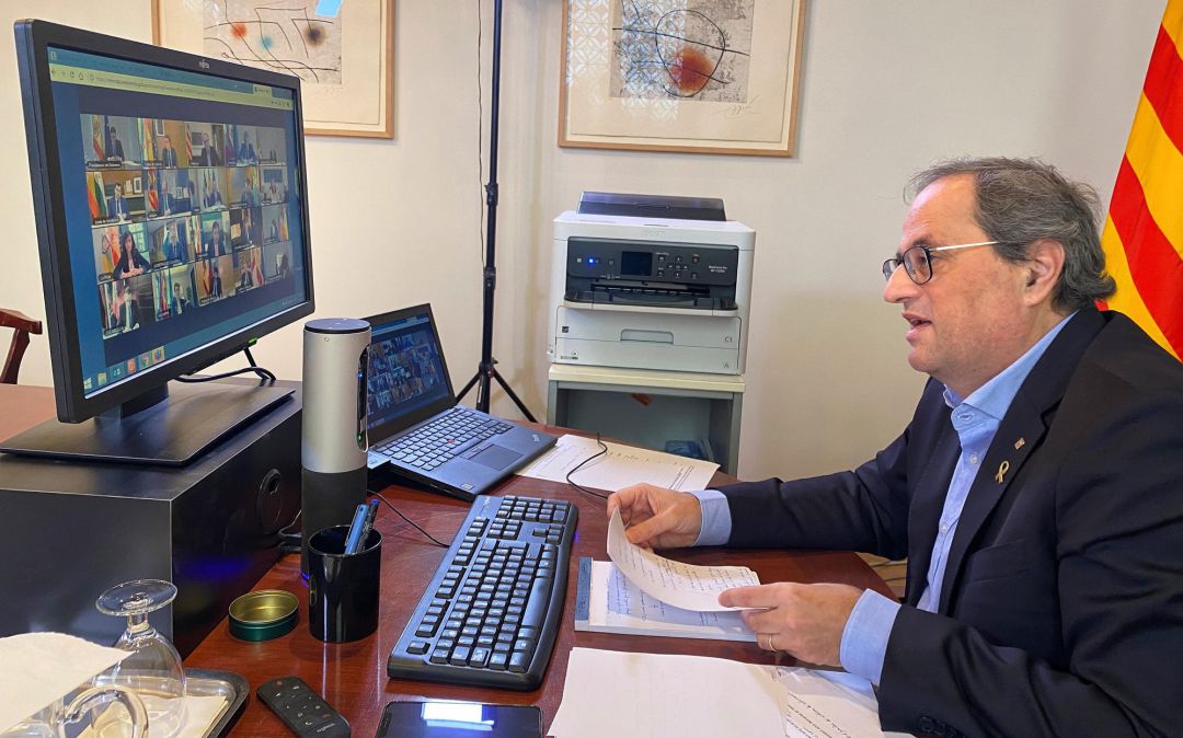 El presidente de la Generalitat, Quim Torra, durante la cuarta reunión de presidentes autonómicos por videoconferencia durante la crisis del coronavirus
El presidente de la Generalitat, Quim Torra, durante la cuarta reunión de presidentes autonómicos por videoconferencia durante la crisis del coronavirus