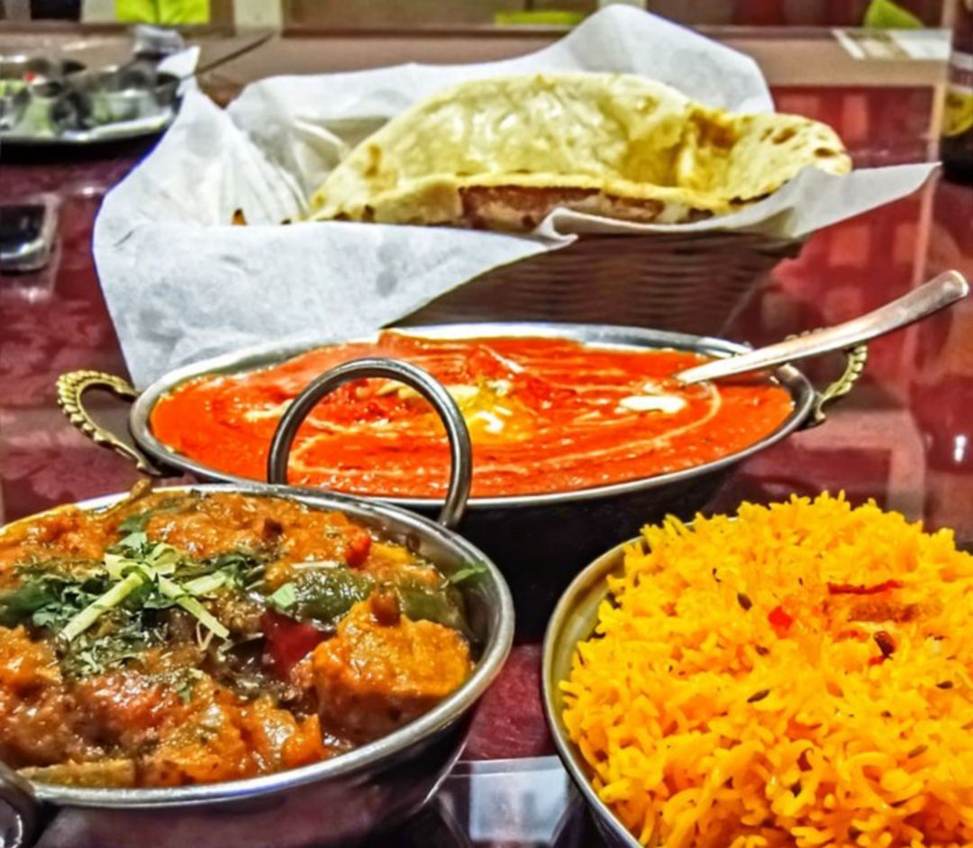 Arroces aromatizados, carnes con salsas hindias y el naan, algunas de las especialdades de Noor Mahal disponibles a domicilio Arroces aromatizados, carnes con salsas hindias y el naan, algunas de las especialdades de Noor Mahal disponibles a domicilio