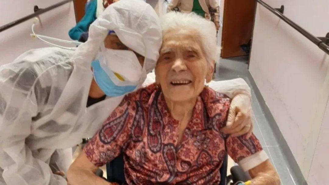 Ada Zanusso, en el hospital donde ha sido tratada por el coronavirus Ada Zanusso, en el hospital donde ha sido tratada por el coronavirus