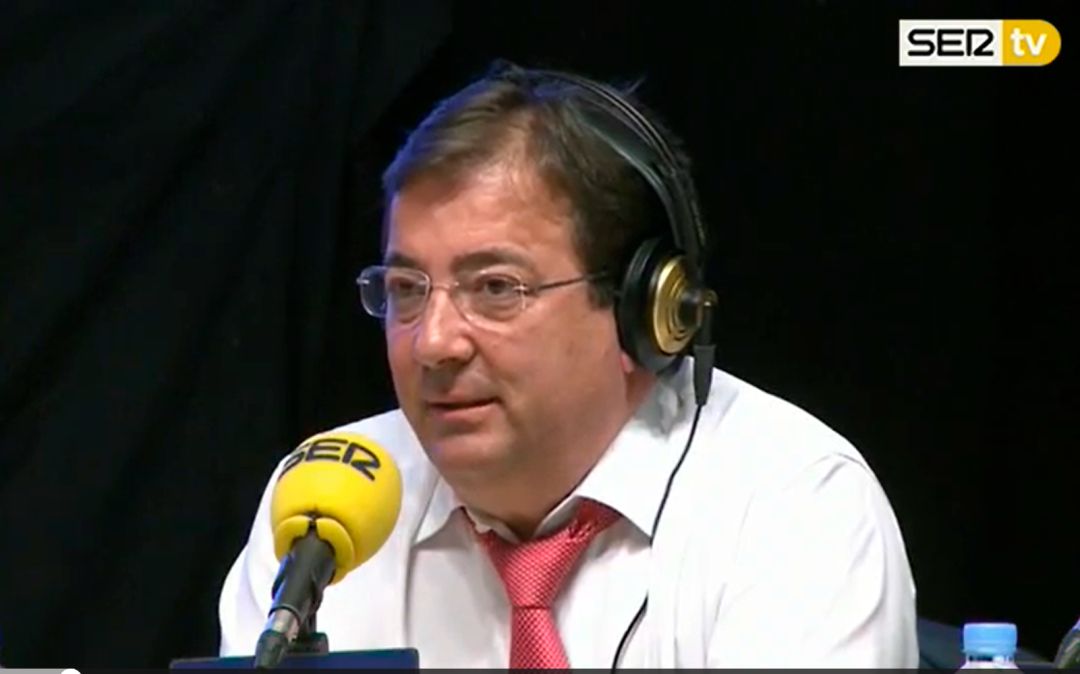 El presidente de la Junta de Extremadura durante una entrevista en la Cadena SER El presidente de la Junta de Extremadura durante una entrevista en la Cadena SER
