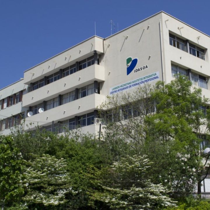 El Instituto Bidasoa cede su parking para uso exclusivo de profesionales
sanitarios