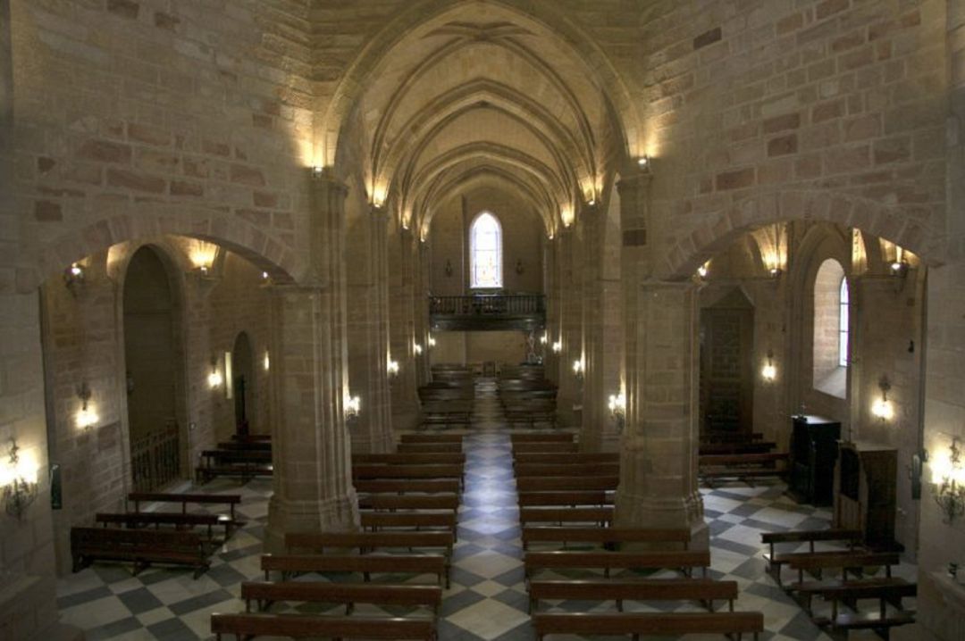 Imagen de la Basílica de Santa María la Mayor de Linares Imagen de la Basílica de Santa María la Mayor de Linares