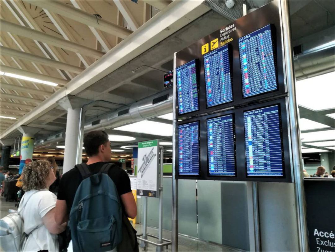 Pasajeros en el aeropuerto de Palma Pasajeros en el aeropuerto de Palma