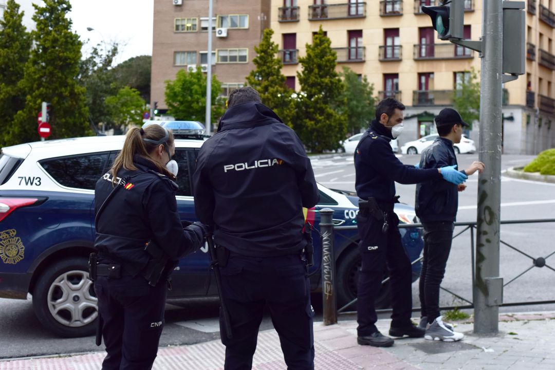Cinco detenidos y más de 900 sanciones este fin de semana en la Región por incumplir el confinamiento Cinco detenidos y más de 900 sanciones este fin de semana en la Región por incumplir el confinamiento