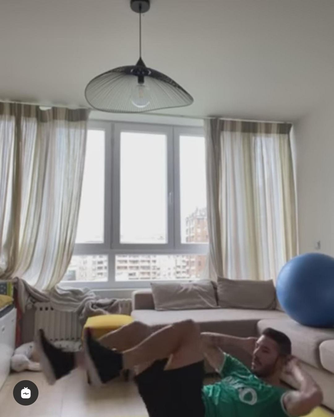 Cejudo durante el vídeo directo en Instagram Cejudo durante el vídeo directo en Instagram