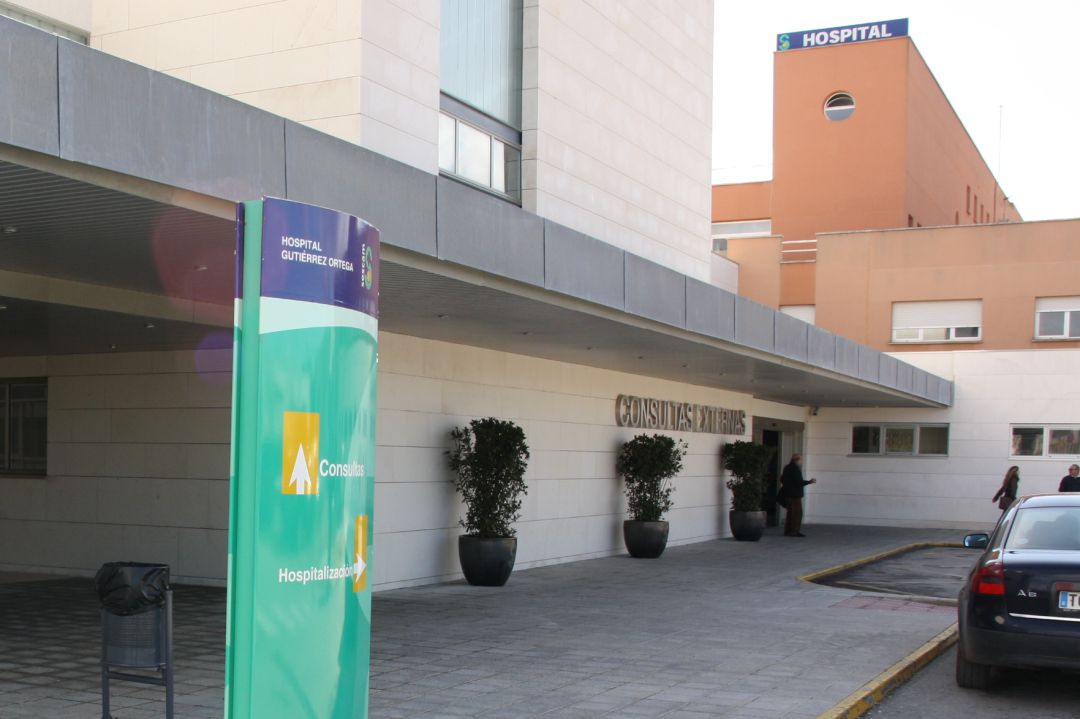 Imagen de archivo de las entrada de consultas externas del Hospital de Valdepeñas (Ciudad Real) Imagen de archivo de las entrada de consultas externas del Hospital de Valdepeñas (Ciudad Real)