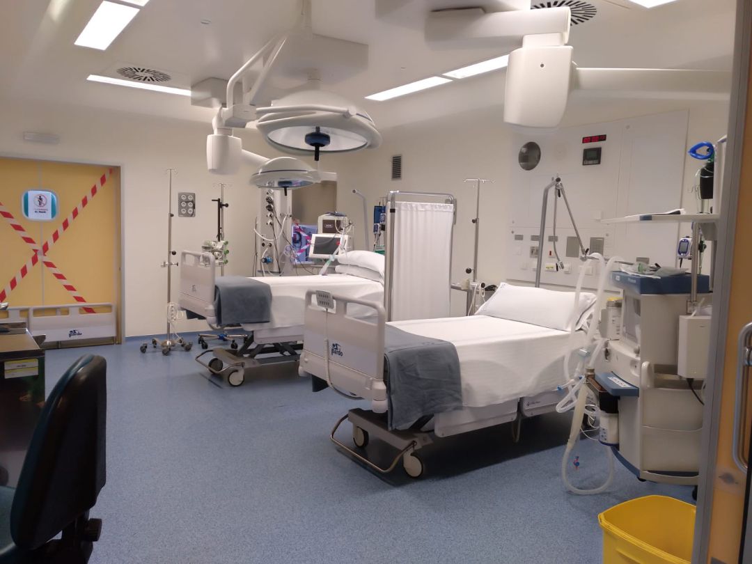 Unidad de Medicina Interna (UMI) habilitada, de forma preventiva, en uno de los quirófanos del hospital Doctor José Molina Orosa de Arrecife. Unidad de Medicina Interna (UMI) habilitada, de forma preventiva, en uno de los quirófanos del hospital Doctor José Molina Orosa de Arrecife.