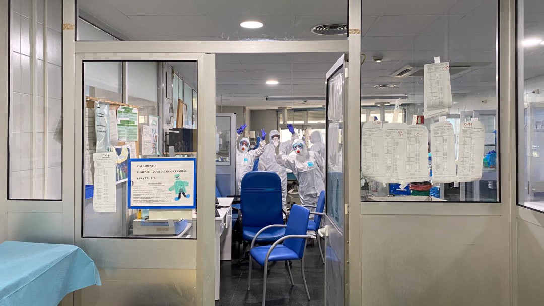 Extuban con éxito a siete pacientes con coronavirus en el Regional de Málaga