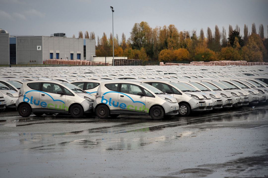 Coches de 'carsharin' aparcados. Coches de 'carsharin' aparcados.