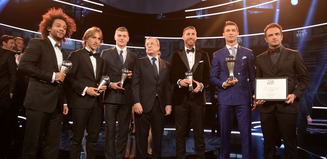 Florentino Pérez, junto a algunos de los jugadores del Real Madrid. Florentino Pérez, junto a algunos de los jugadores del Real Madrid.