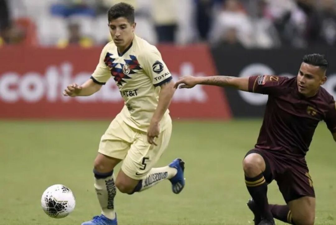 Santi Cáseres como jugador del América de México Santi Cáseres como jugador del América de México