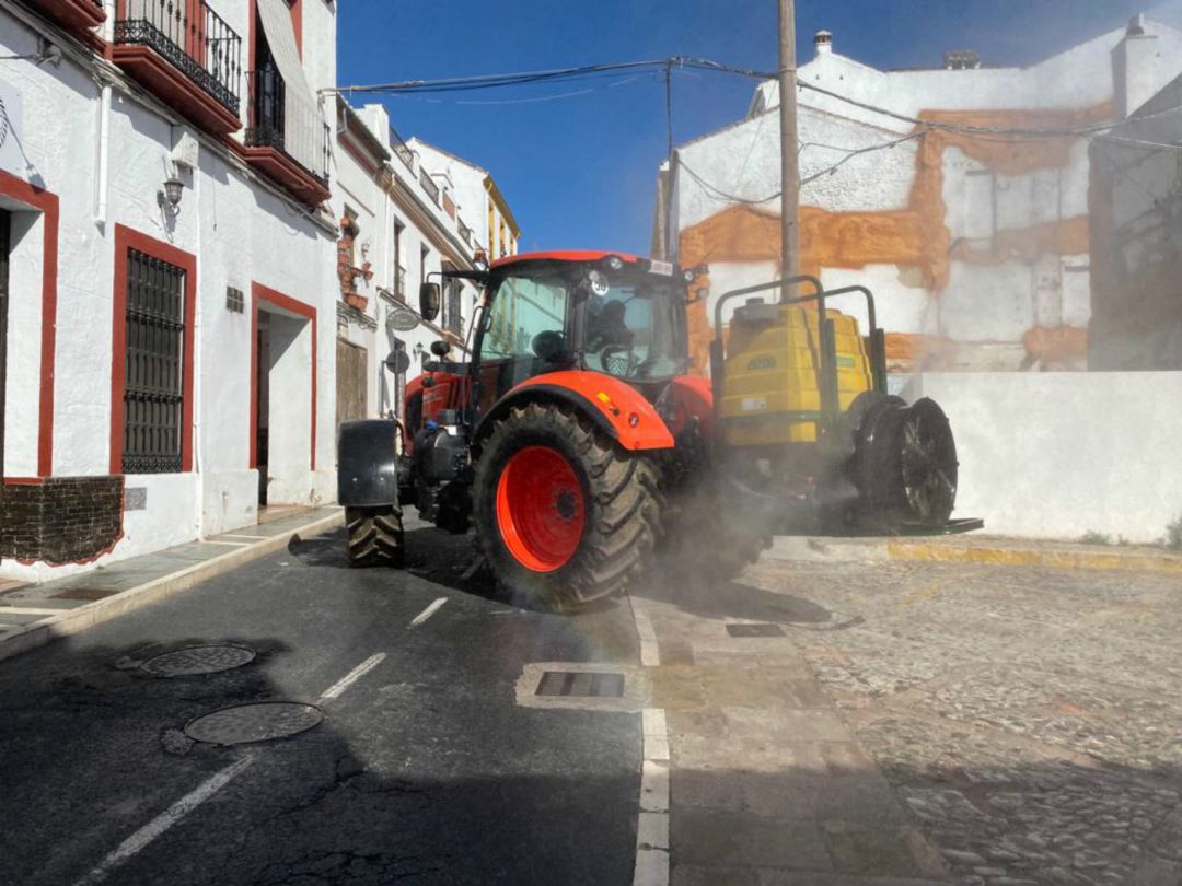 Vehículo agrícola en calle Armiñán Vehículo agrícola en calle Armiñán