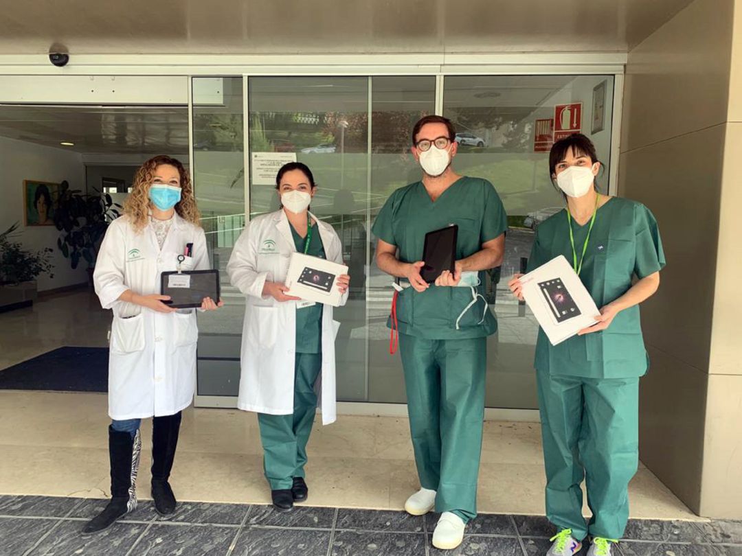 Myriam Cárdenas Antón (Subdirectora médica de Hospital Universitario de Jaén); Lola Peláez Aguilera (Área técnica de Servicios Generales se Hospital Universitario de Jaén); Pablo Olmedo Carrillo (Médico adjunto de UGC Urgencias del Hospital Universitario de Jaén); y María del Carmen García Cazalilla (Enfermera 061-EPES) Myriam Cárdenas Antón (Subdirectora médica de Hospital Universitario de Jaén); Lola Peláez Aguilera (Área técnica de Servicios Generales se Hospital Universitario de Jaén); Pablo Olmedo Carrillo (Médico adjunto de UGC Urgencias del Hospital Universitario de Jaén); y María del Carmen García Cazalilla (Enfermera 061-EPES)
