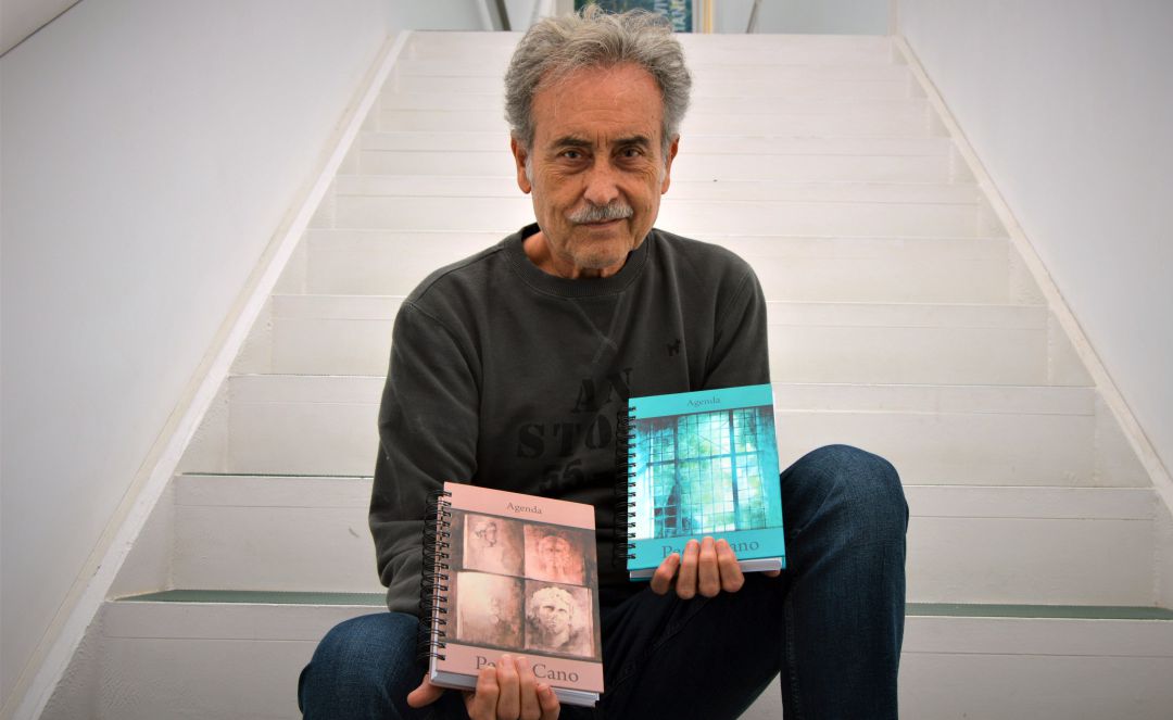 El pintor de Blanca en la Fundación que lleva su nombre con dos de los diseños de sus agendas 2.020 El pintor de Blanca en la Fundación que lleva su nombre con dos de los diseños de sus agendas 2.020