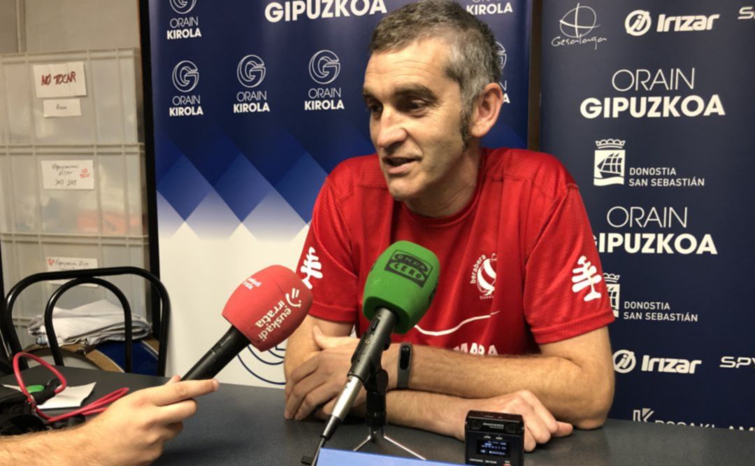 Imanol Alvarez en una de sus comparecencias en Bidebieta Imanol Alvarez en una de sus comparecencias en Bidebieta