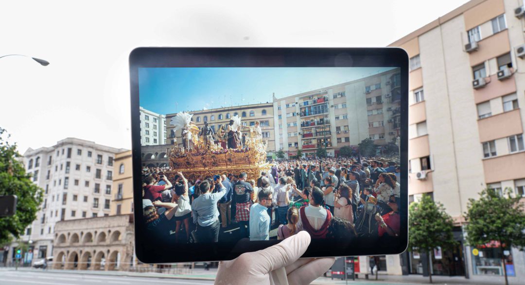 Recreación con una fotografía del 2017 de la salida de la Hermandad de San Benitos en la Av de Luis Montoto, completamente vacía, por el estado de alarma del coronavirus COVID19. Recreación con una fotografía del 2017 de la salida de la Hermandad de San Benitos en la Av de Luis Montoto, completamente vacía, por el estado de alarma del coronavirus COVID19.