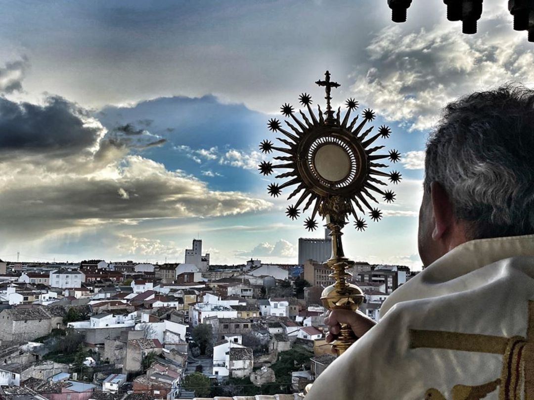 Bendición desde el campanario Bendición desde el campanario