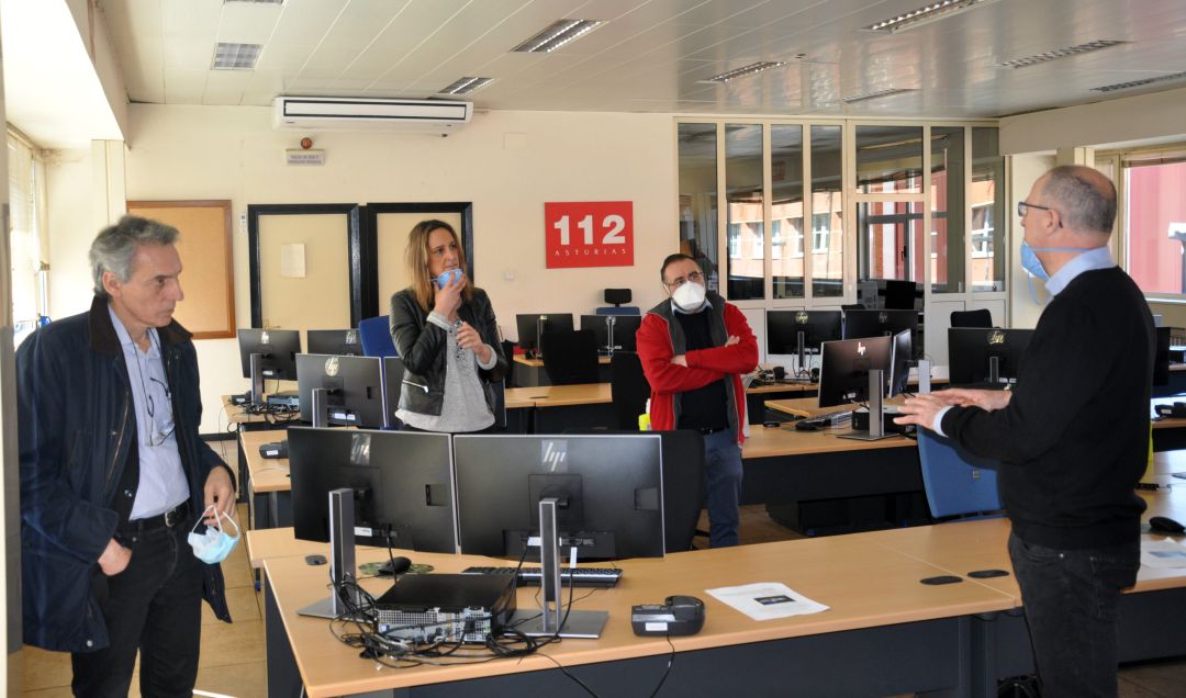 La consejera de Presidencia, Rita Camblor, durante la visita al 112. La consejera de Presidencia, Rita Camblor, durante la visita al 112.