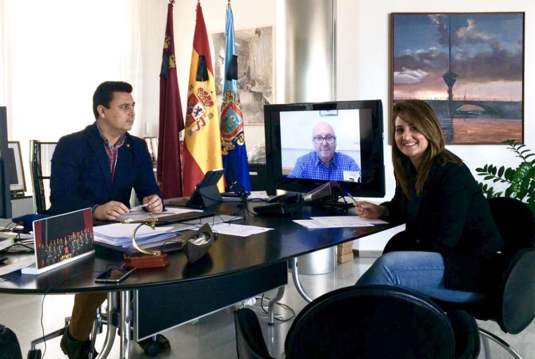 José Miguel Luengo y la concejal de Derechos Sociales José Miguel Luengo y la concejal de Derechos Sociales
