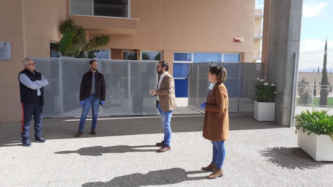 Ocho sanitarios de Lorca se alojan ya en el Centro Internacional de Voley Playa Ocho sanitarios de Lorca se alojan ya en el Centro Internacional de Voley Playa