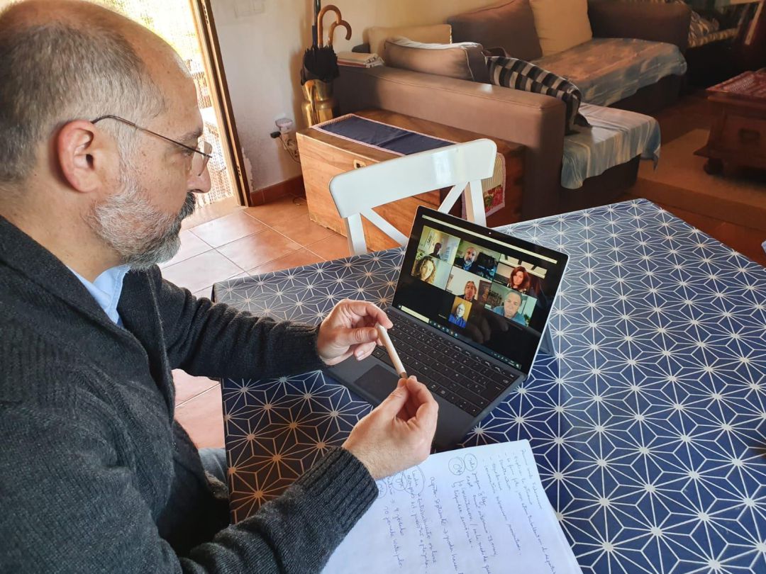El conseller de Deportes y Turismo, Andreu Serra, ha realizado una videoconferencia con representantes de distintas federaciones deportivas de Mallorca. El conseller de Deportes y Turismo, Andreu Serra, ha realizado una videoconferencia con representantes de distintas federaciones deportivas de Mallorca.