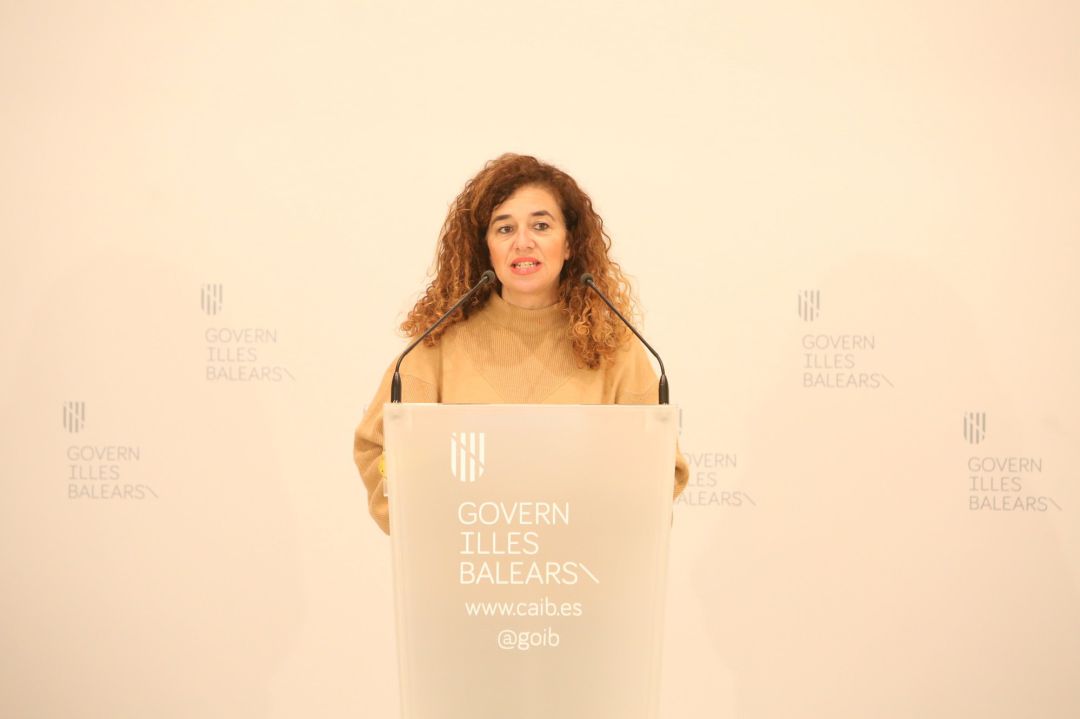 La portavoz del Govern, Pilar Costa, durante la rueda de prensa posterior al Consell de Govern.
La portavoz del Govern, Pilar Costa, durante la rueda de prensa posterior al Consell de Govern.