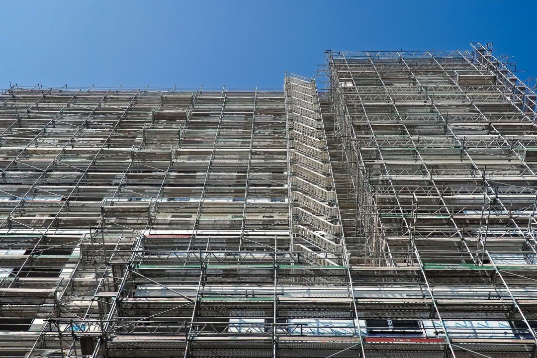 Imagen de archivo de un edificio en obras. Imagen de archivo de un edificio en obras.