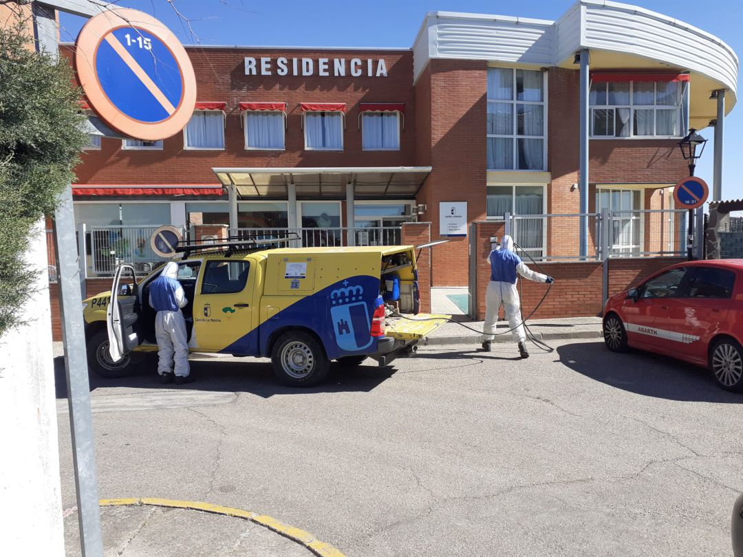 Desinfección en una residencia de Villanueva de la Torre Desinfección en una residencia de Villanueva de la Torre