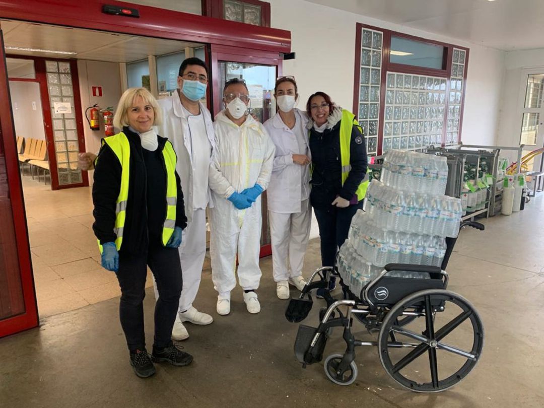 Raúl y Patricia con algunos compañeros Raúl y Patricia con algunos compañeros