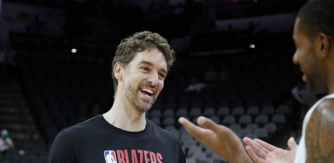 Pau Gasol, durante la previa de un partido de pretemporada este verano Pau Gasol, durante la previa de un partido de pretemporada este verano