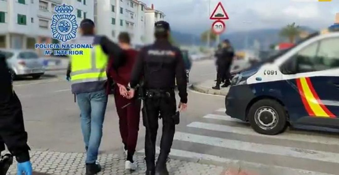 Uno de los detenidos por la Policía. Uno de los detenidos por la Policía.