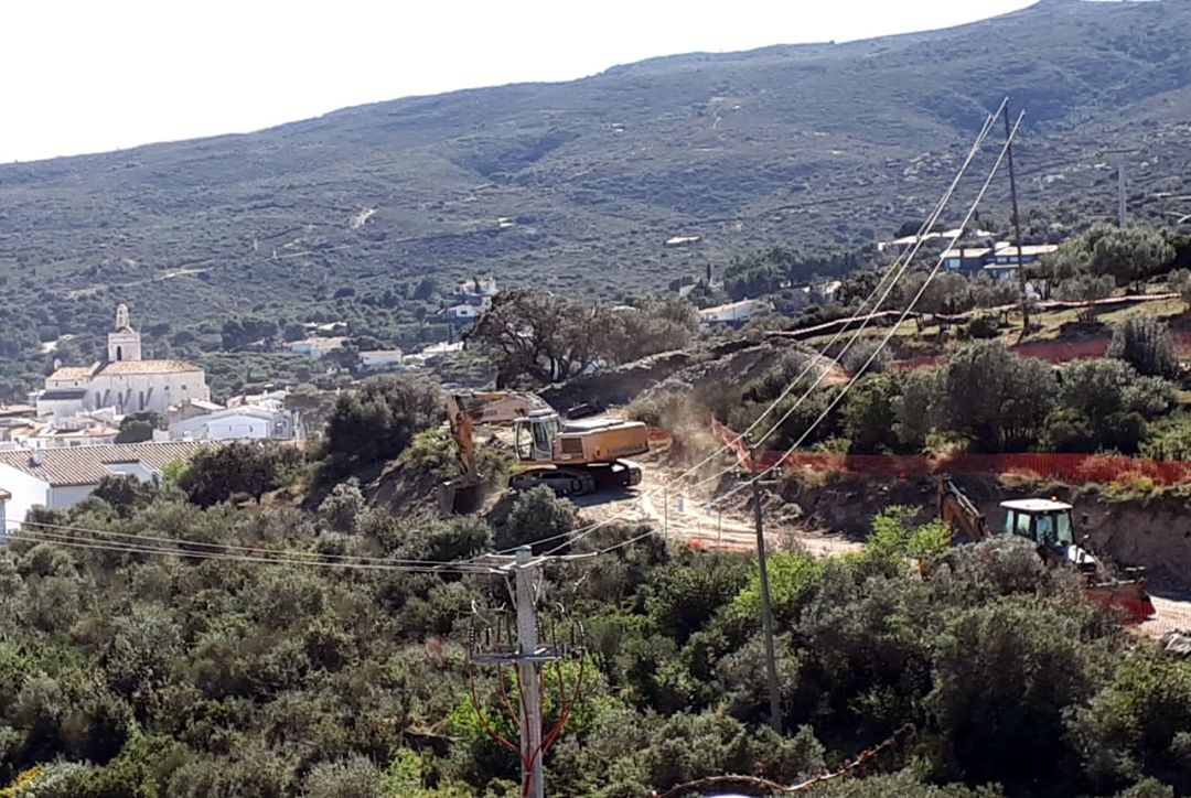 Les màquines treballant a Sa Guarda de Cadaqués el març del 2019 Les màquines treballant a Sa Guarda de Cadaqués el març del 2019