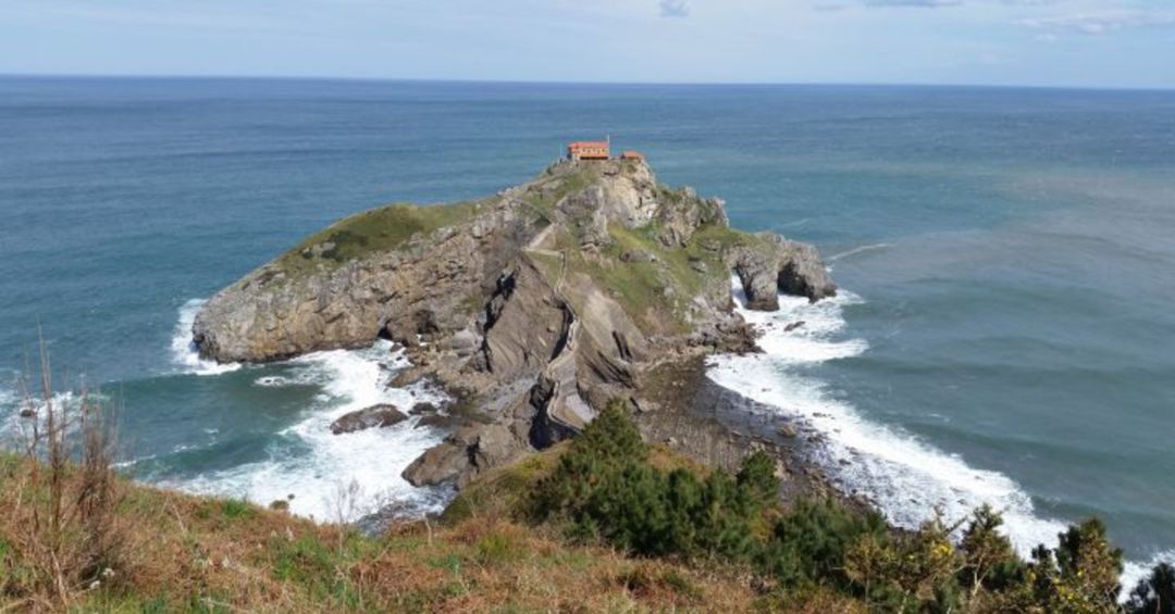 Vista de San Juan de Gaztelugatxe en Vizcaya Vista de San Juan de Gaztelugatxe en Vizcaya