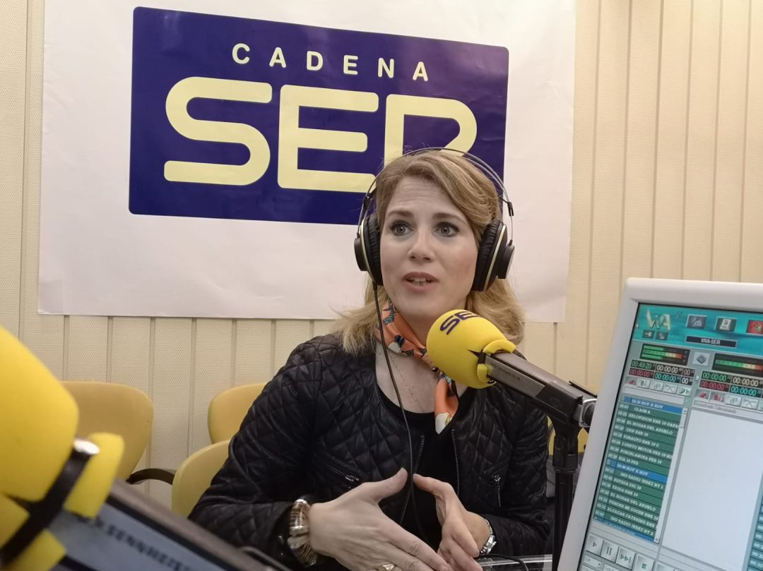Foto de archivo de Ana Mestre, delegada de la Junta en Cádiz, durante una entrevista en Radio Jerez Foto de archivo de Ana Mestre, delegada de la Junta en Cádiz, durante una entrevista en Radio Jerez