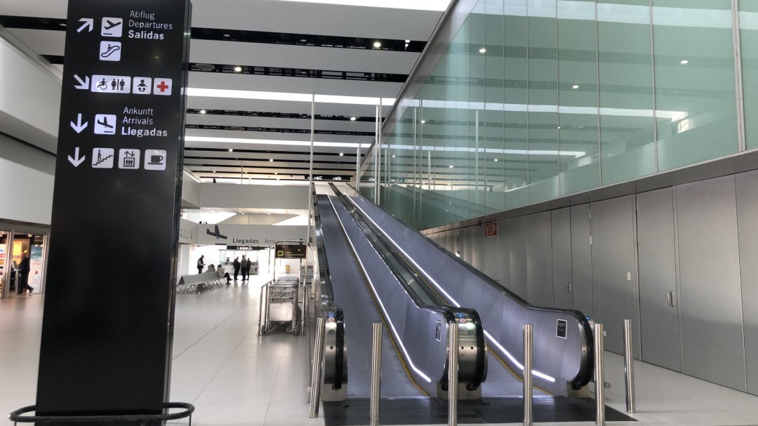 El Aeropuerto de Corvera reorganiza su operativa y atenderá vuelos a demanda
