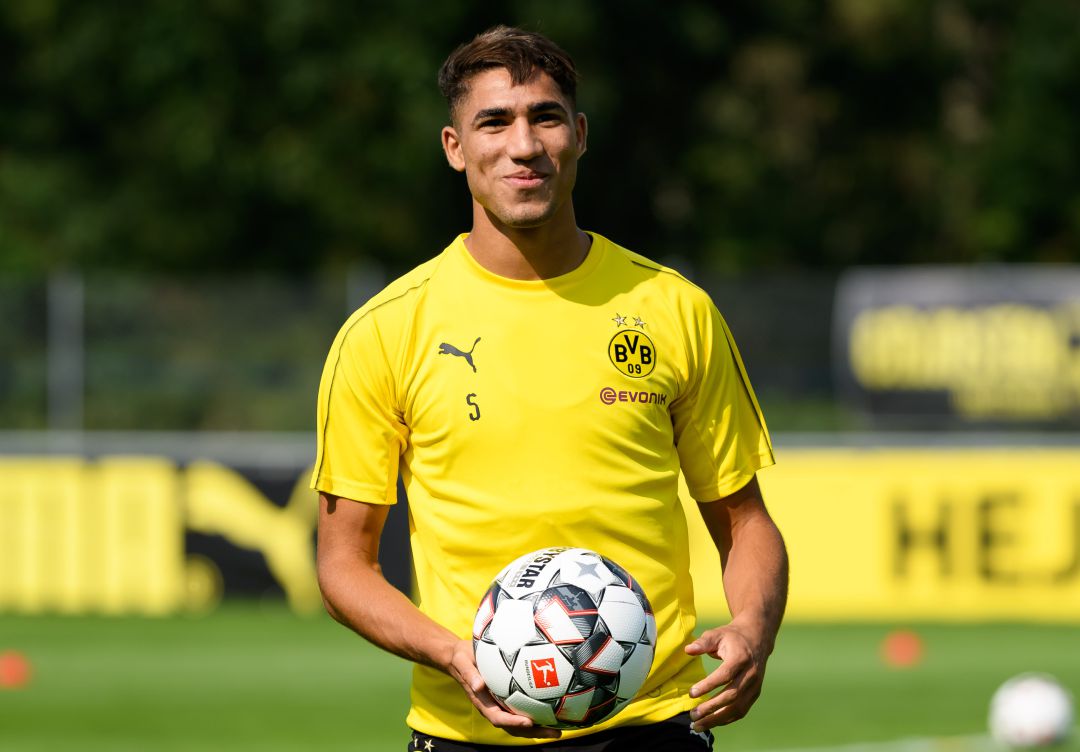 Achraf Hakimi durante un entrenamiento del Borussia Dortmund Achraf Hakimi durante un entrenamiento del Borussia Dortmund