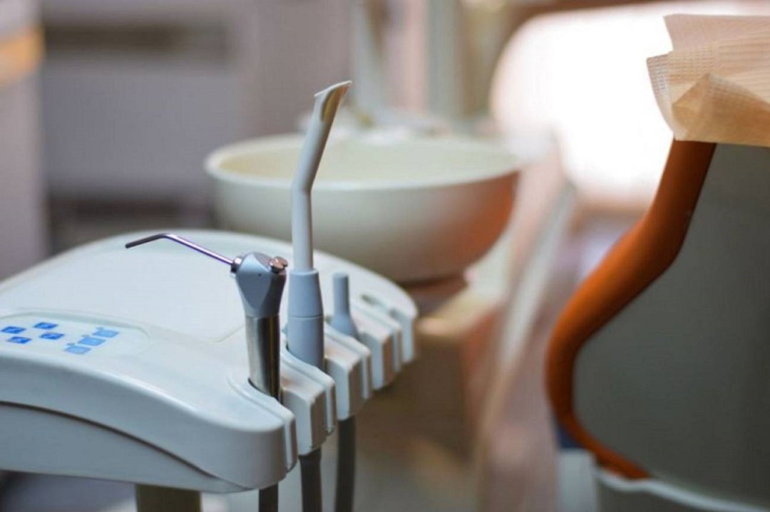 Dentistas sobre Ruedas ha habilitado su página de Facebook para hacer consultas a distancia. Dentistas sobre Ruedas ha habilitado su página de Facebook para hacer consultas a distancia.
