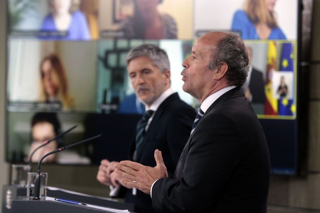 Fotografía facilitada por Moncloa del ministro del Interior, Fernando Grande-Marlaska (i) y el titular de Justicia Juan Carlos Campo Fotografía facilitada por Moncloa del ministro del Interior, Fernando Grande-Marlaska (i) y el titular de Justicia Juan Carlos Campo