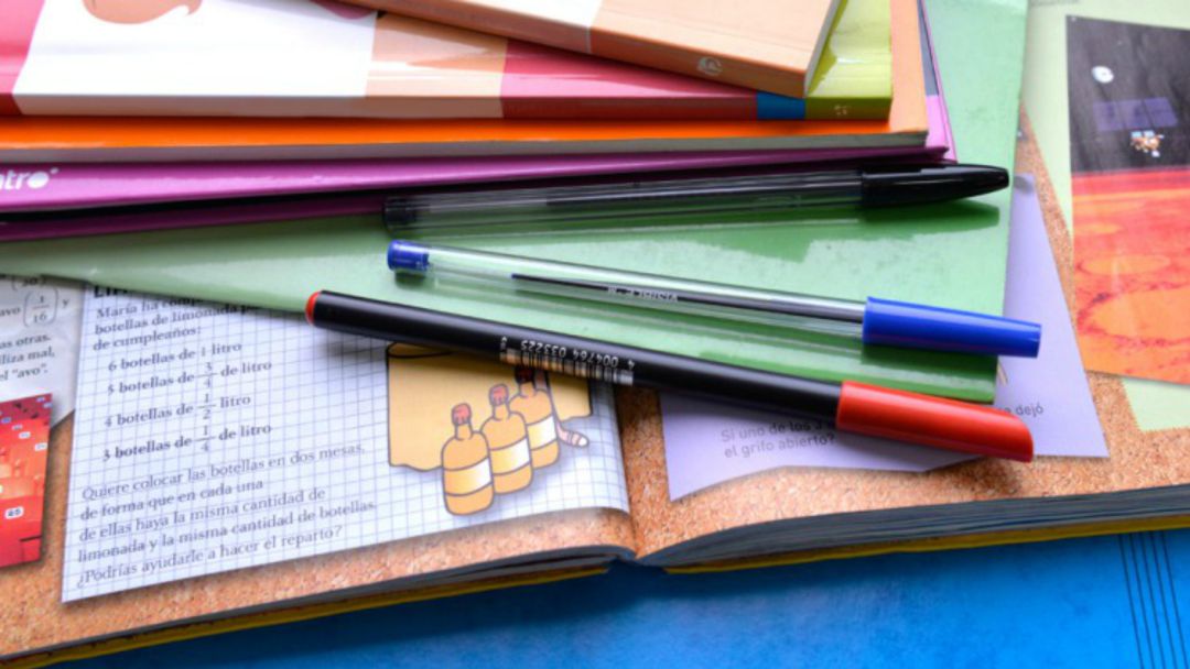 Un 20% del alumnado en Málaga no puede seguir el curso escolar por la brecha digital Un 20% del alumnado en Málaga no puede seguir el curso escolar por la brecha digital