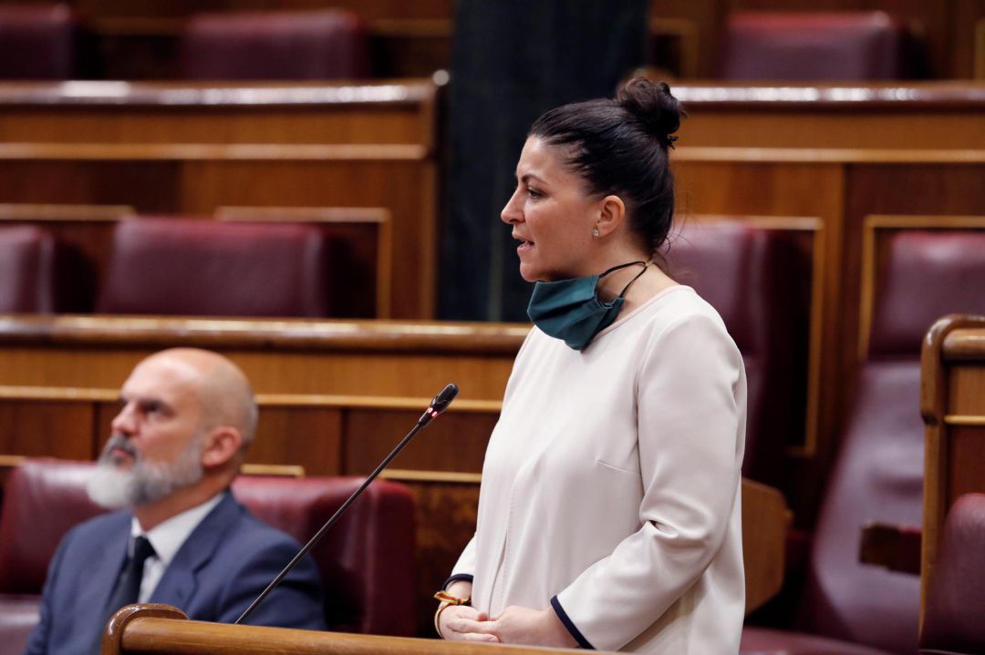 La diputada de Vox Macarena Olona interviene en la sesión de control al Ejecutivo celebrada en el Congreso. La diputada de Vox Macarena Olona interviene en la sesión de control al Ejecutivo celebrada en el Congreso.
