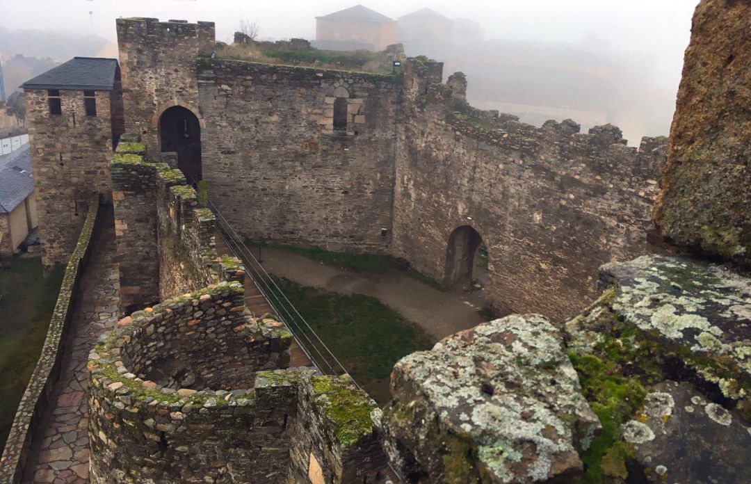 La torre de los Castro se convertirá en un mirador con vistas excepcionales al casco histórico y la basílica de La Encina La torre de los Castro se convertirá en un mirador con vistas excepcionales al casco histórico y la basílica de La Encina