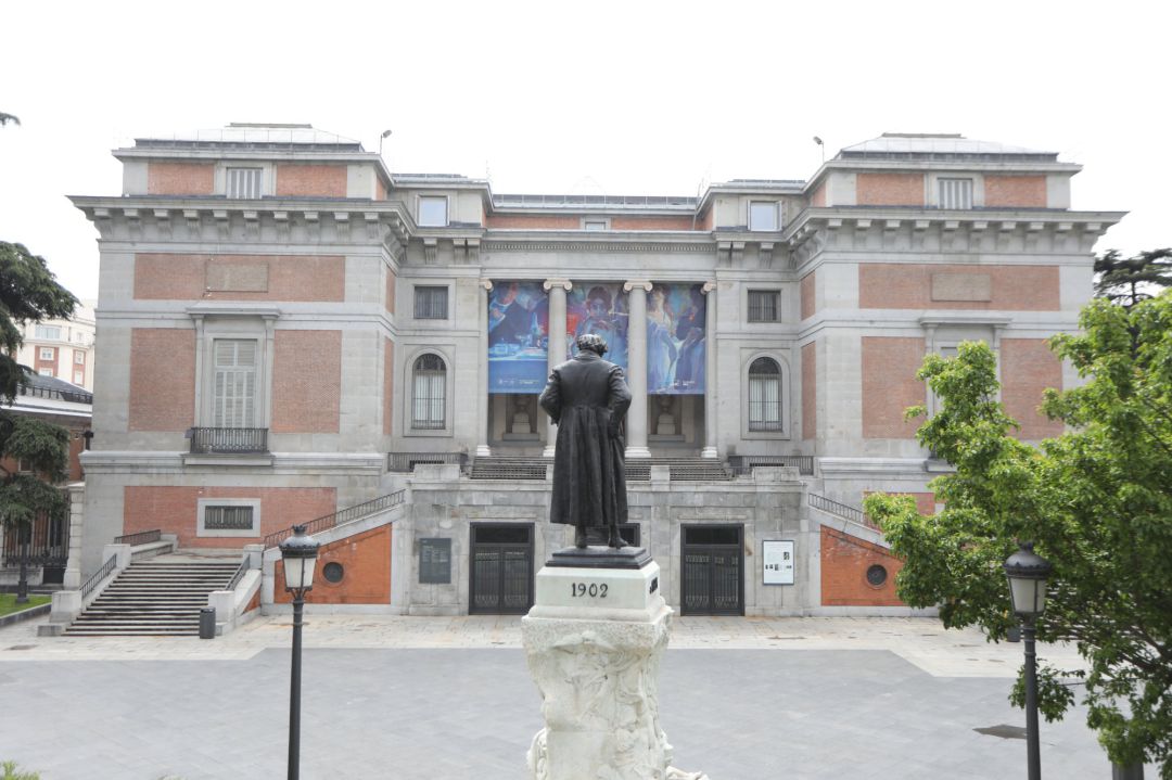 Fachada del Museo del Prado tras la desconvocatoria del parón cultural de este fin de semana por la promesa de la portavoz del Ejecutivo, Fachada del Museo del Prado tras la desconvocatoria del parón cultural de este fin de semana por la promesa de la portavoz del Ejecutivo,