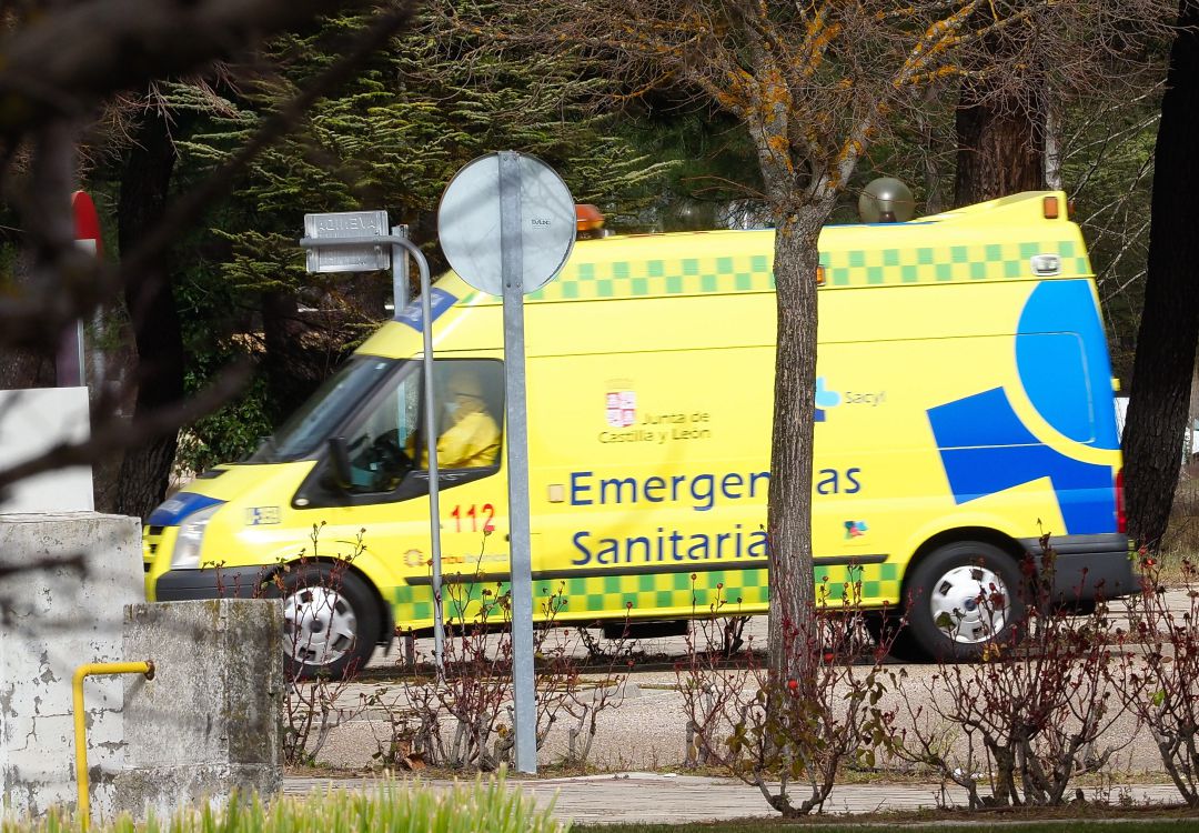 Intervención de una ambulancia durante la pandemia Intervención de una ambulancia durante la pandemia