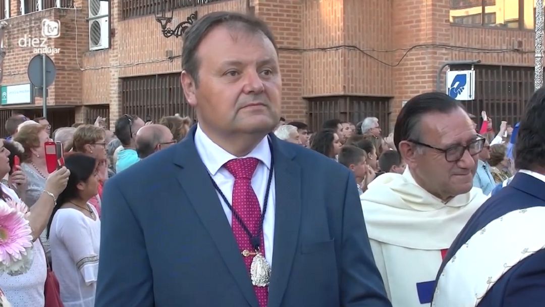 Antonio Barrios, hermano mayor de la Cofradía Matriz de la Virgen de la Cabeza Antonio Barrios, hermano mayor de la Cofradía Matriz de la Virgen de la Cabeza