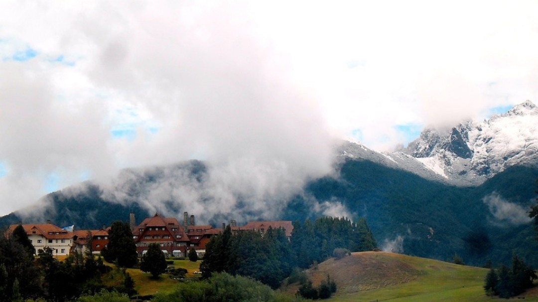 La familia berciana atrapada en la Patagonia pisa ya suelo español