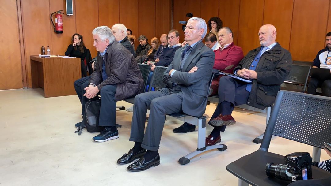 Francisco Pernía (derecha), junto a Urkijo y Vergara durante el juicio Francisco Pernía (derecha), junto a Urkijo y Vergara durante el juicio