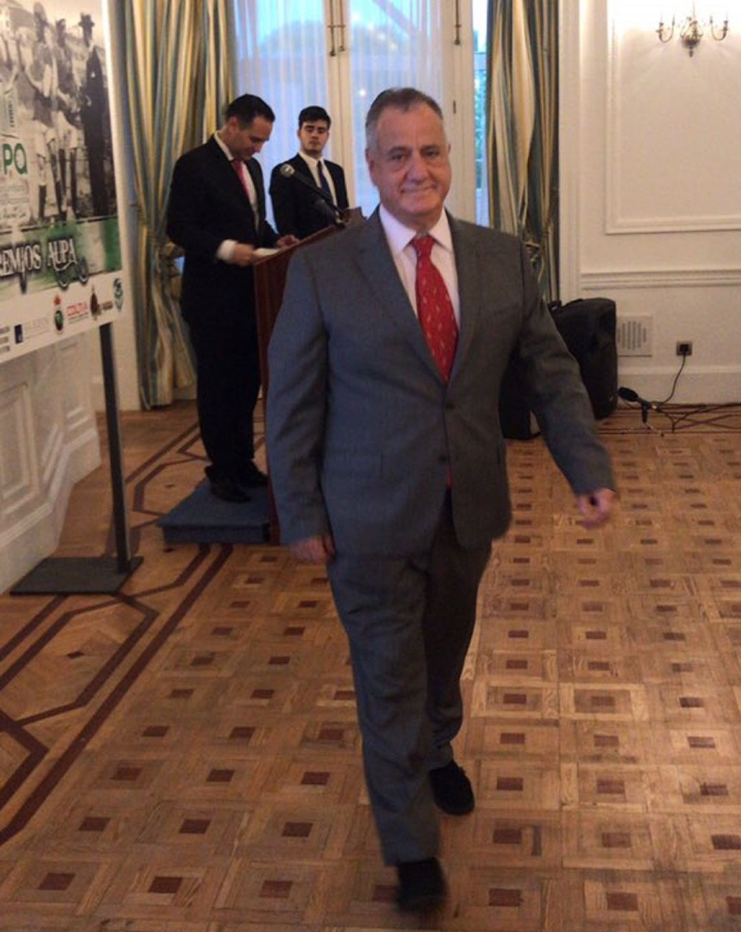 El presidente de AUPA, Antonio Sáinz Cueto, durante la gala que organizaron El presidente de AUPA, Antonio Sáinz Cueto, durante la gala que organizaron