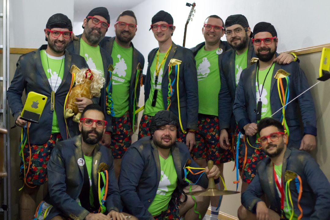 La agrupación carnavalesca en una de sus actuaciones de este año La agrupación carnavalesca en una de sus actuaciones de este año