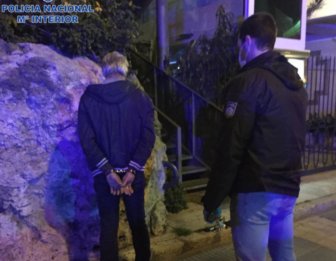 Detenido por intentar robar en un coche en el Paseo Marítimo de Palma. Detenido por intentar robar en un coche en el Paseo Marítimo de Palma.